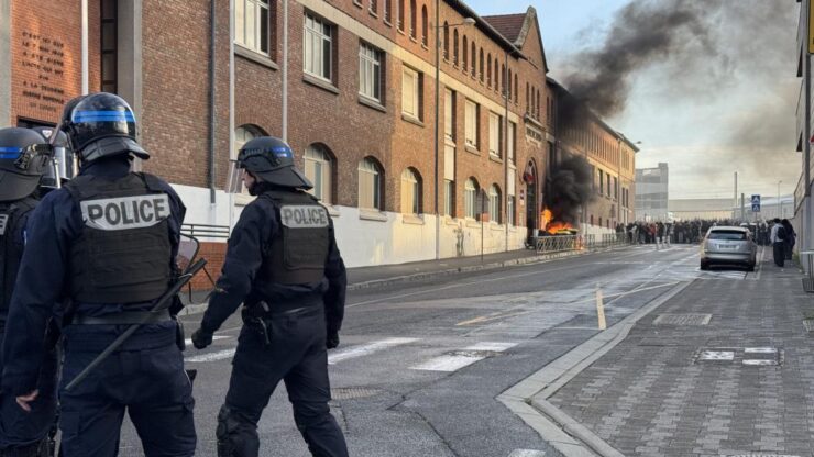 Dispositif policier aux abords du lycée Franklin-Roosevelt à Reims.