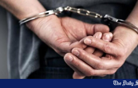 Illustration d'une arrestation dans le cadre d'une enquête sur des demandes d'asile frauduleuses au Royaume-Uni