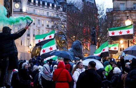 Syriens rassemblés à Trafalgar Square à Londres en décembre 2024