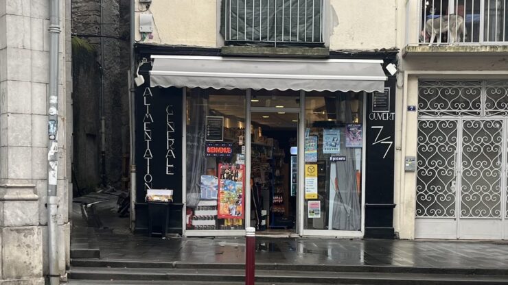 Épicerie de la rue Gambetta à Saint-Girons au cœur d'une pétition
