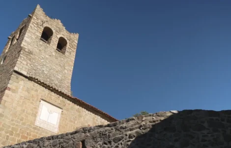 Église Sainte-Marie de Serralongue, victime du vol d'objets religieux. Photo France Télévisions.