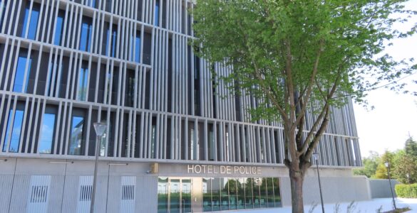 Façade de l'hôtel de police de Torcy, Seine-et-Marne