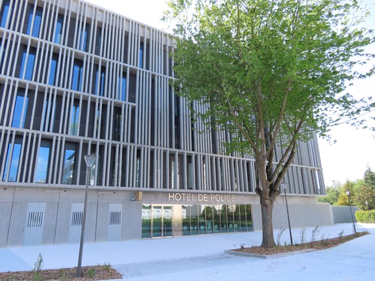 Façade de l'hôtel de police de Torcy, Seine-et-Marne