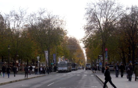 Vue d’archive de l’avenue de Grammont à Tours, vers 2007. Ne représente pas l’incendie du 24 octobre 2026.