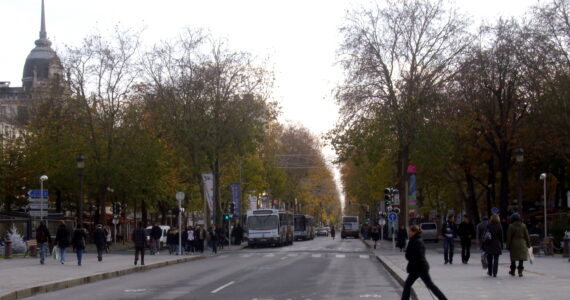 Vue d’archive de l’avenue de Grammont à Tours, vers 2007. Ne représente pas l’incendie du 24 octobre 2026.