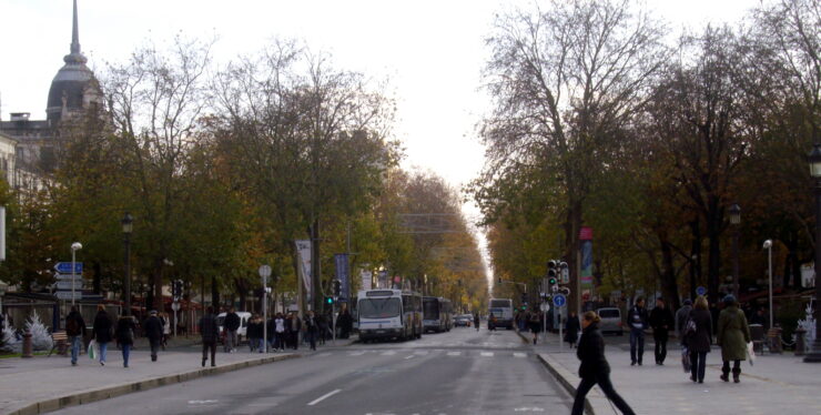 Vue d’archive de l’avenue de Grammont à Tours, vers 2007. Ne représente pas l’incendie du 24 octobre 2026.