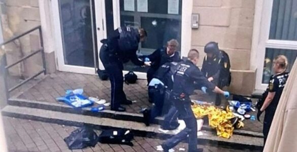 Intervention des policiers dans la cour de l’hôtel de ville de Tuttlingen le 8 octobre 2026. Christian Klemm / dpa.