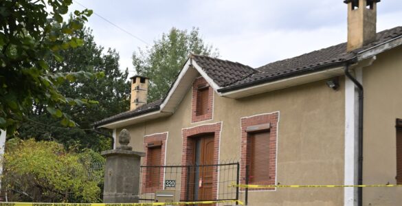 Maison du retraité britannique John Agner placée sous scellés par la gendarmerie à Verlus, Gers, en 2026.