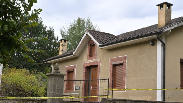 Maison du retraité britannique John Agner placée sous scellés par la gendarmerie à Verlus, Gers, en 2026.