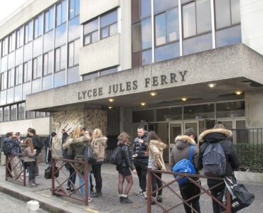 Entrée du lycée Jules-Ferry à Versailles, photographie d’archive publiée en avril 2017