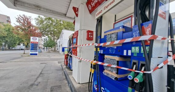 La station-service Esso du cours Tolstoï à Villeurbanne, dégradée en marge des manifestations lycéennes du 13 octobre 2026