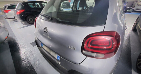 Banquettes de voiture : photographie d’illustration de l’article sur les vols de sièges arrière.