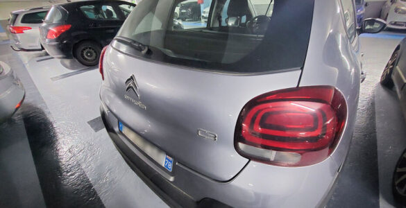 Banquettes de voiture : photographie d’illustration de l’article sur les vols de sièges arrière.