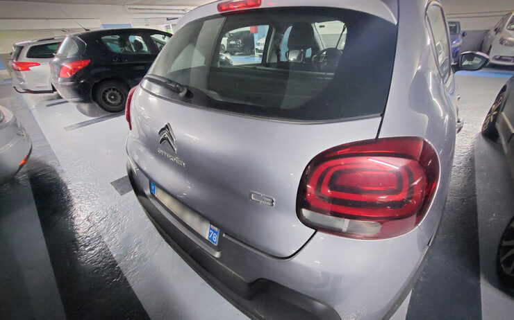 Banquettes de voiture : photographie d’illustration de l’article sur les vols de sièges arrière.