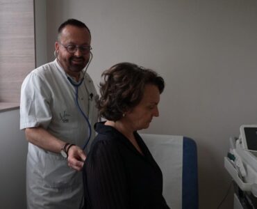 Yannick Neuder lors d’une consultation médicale.