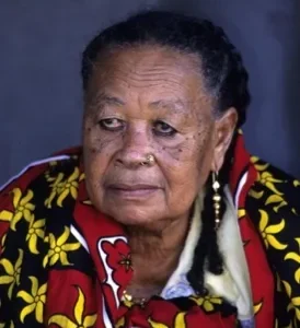 Portrait de Zéna M'Déré, figure du combat pour le maintien de Mayotte dans la France